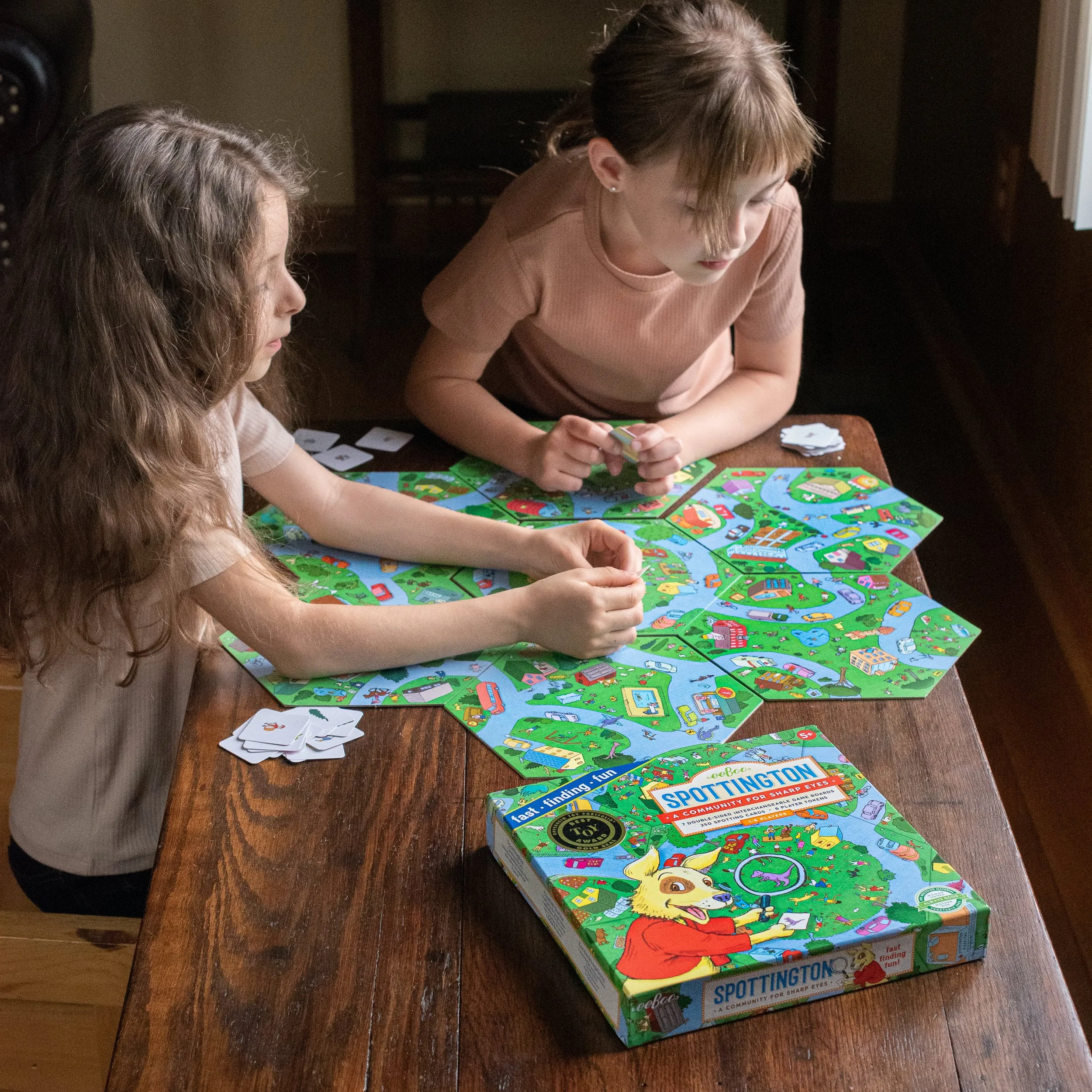 eeBoo Spottington Board Game