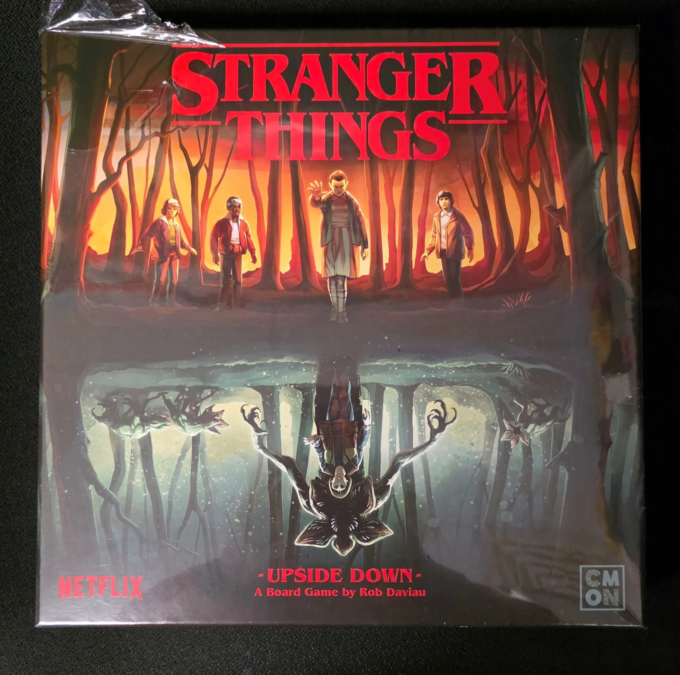 Stranger Things Upside Down - damaged box